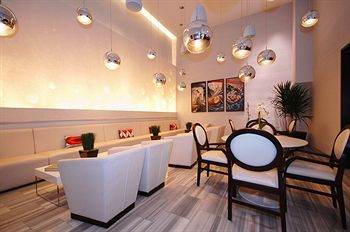 Hotel Lounge