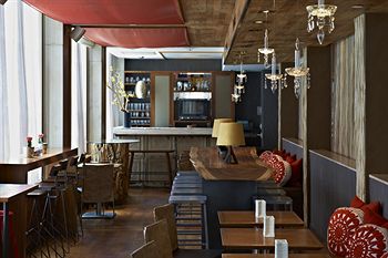 Hotel Bar