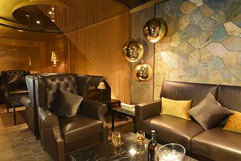 Hotel Bar
