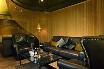 Hotel Lounge