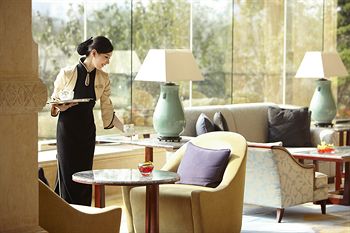 Hotel Lounge