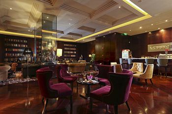 Hotel Lounge
