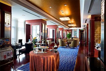 Hotel Lounge