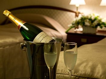 Room Service - Dining