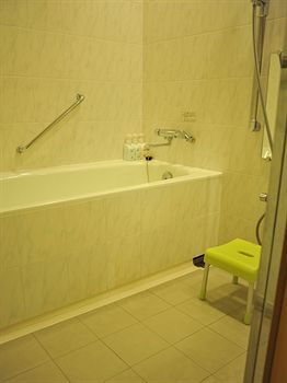 Deep Soaking Bathtub