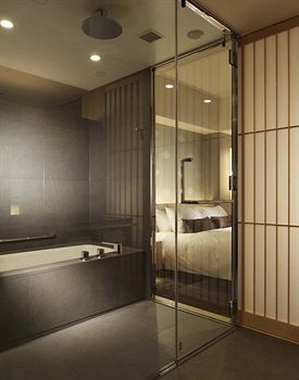 Deep Soaking Bathtub