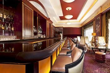 Hotel Lounge