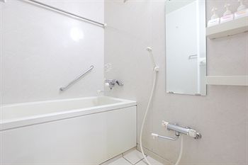 Deep Soaking Bathtub
