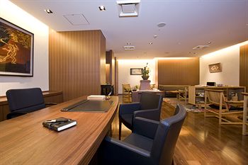 Executive Lounge