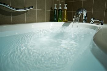 Deep Soaking Bathtub