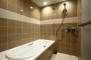 Deep Soaking Bathtub