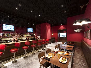 Hotel Bar