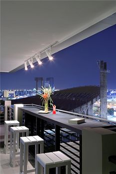 Poolside Bar