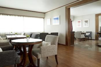 Executive Lounge