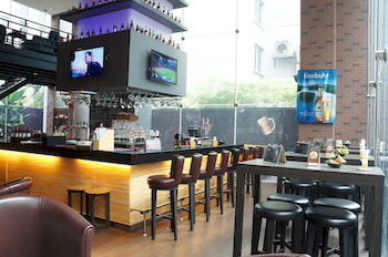 Hotel Bar