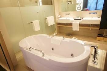 Jetted Tub