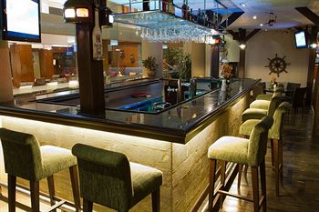 Hotel Bar
