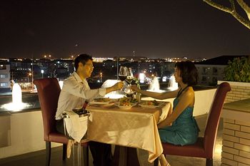 Couples Dining