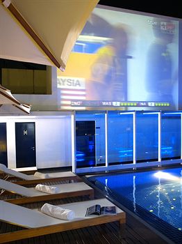 Poolside Bar