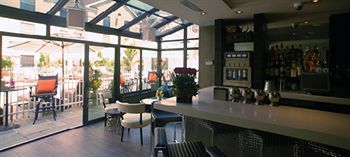 Hotel Bar
