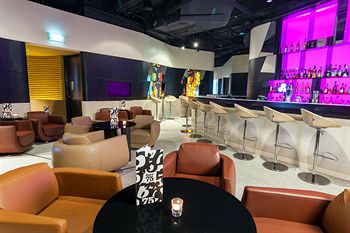 Hotel Lounge