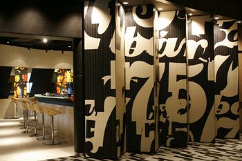 Hotel Bar