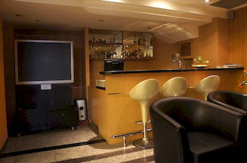 Hotel Lounge