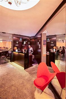 Hotel Bar