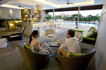 Poolside Bar