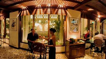 Hotel Lounge