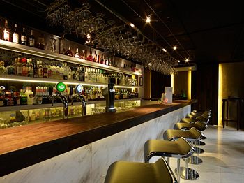 Hotel Bar