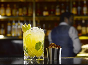 Hotel Bar