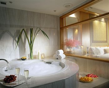 Jetted Tub