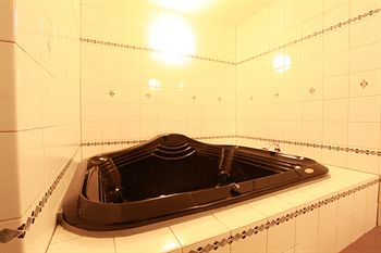 Jetted Tub