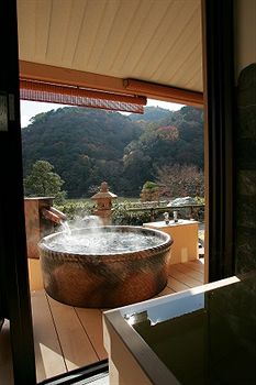 Deep Soaking Bathtub