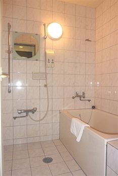 Deep Soaking Bathtub