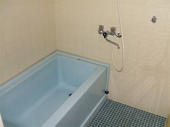 Deep Soaking Bathtub