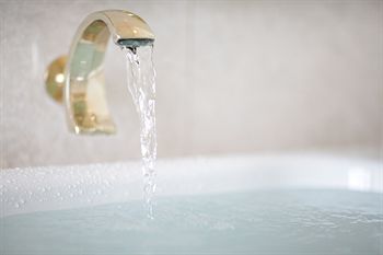 Deep Soaking Bathtub