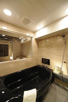 Deep Soaking Bathtub