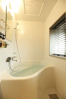 Deep Soaking Bathtub
