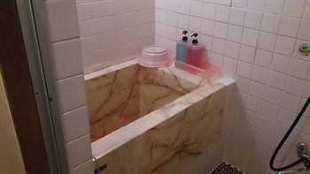 Deep Soaking Bathtub