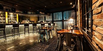 Hotel Bar