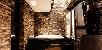 Jetted Tub