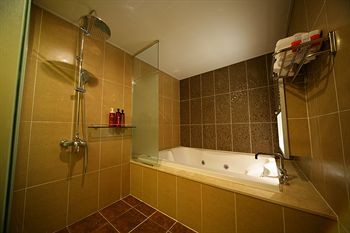 Jetted Tub
