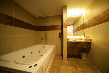 Jetted Tub