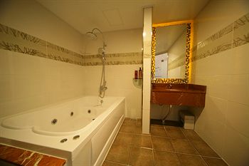 Jetted Tub
