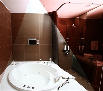 Jetted Tub