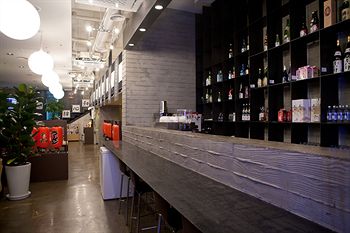 Hotel Bar