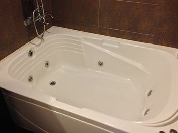 Jetted Tub