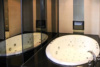 Jetted Tub